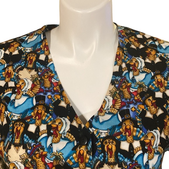 White Cross Pilgrim Turkey Thanksgiving Scrub Top, Long Sleeve, Size Large - Picture 3 of 7